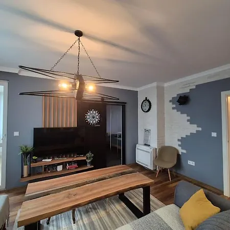 у дома Apartment Warna
