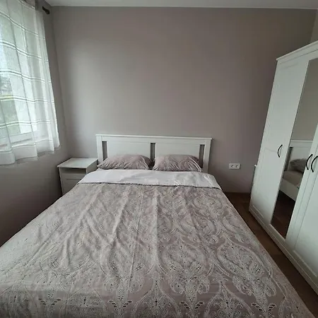 Apartment у дома